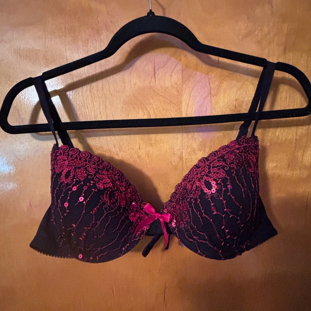 Frederick's of Hollywood Black Bra with Red details